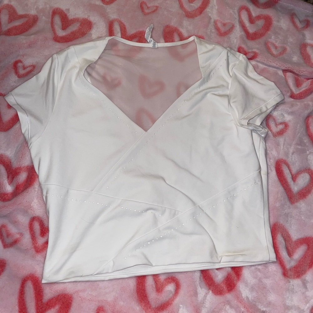 Athleta Workout Shirt in Size: Medium; Color: White 🤍